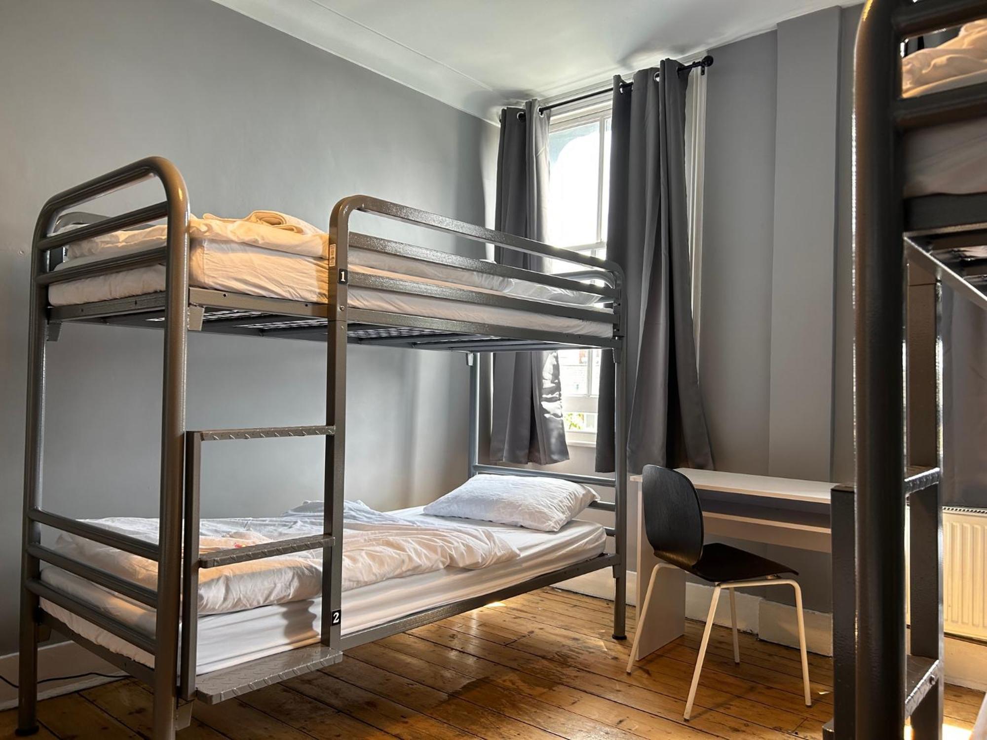 Cricketers Hostel Londres Extérieur photo